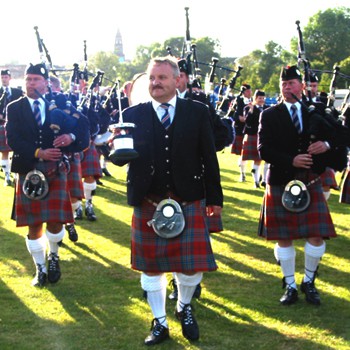 SHOTTS Leaving The Park with World Trophy 2005